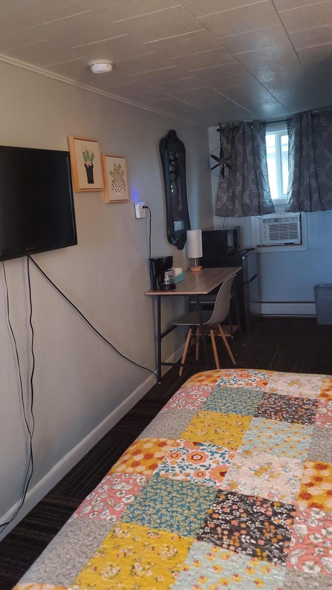 Sage Motel 2*